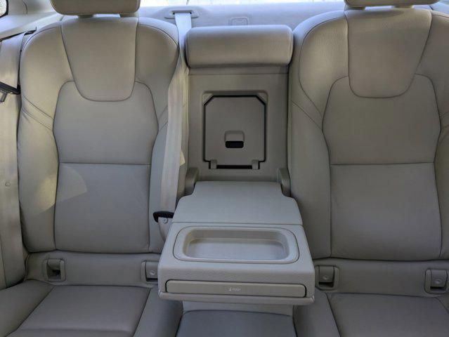 Photo of 2017 Blue Volvo S90