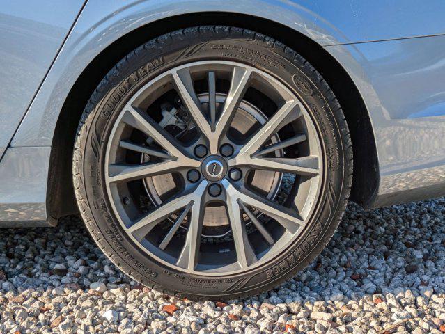 Photo of 2017 Blue Volvo S90
