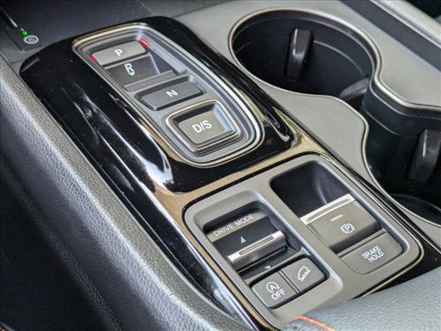 Photo of 2023 Sonic Gray Pearl Honda Pilot