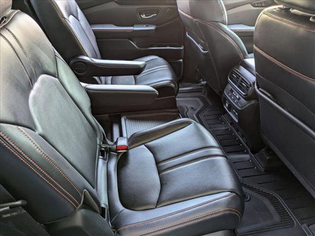 Photo of 2023 Sonic Gray Pearl Honda Pilot