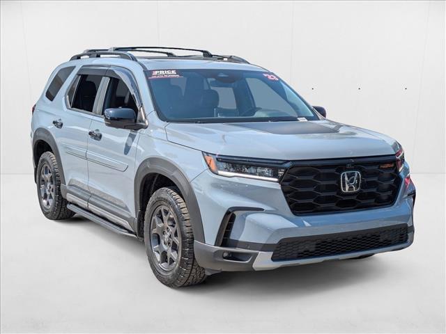Photo of 2023 Sonic Gray Pearl Honda Pilot