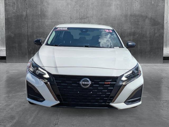 Photo of 2023 Glacier White Nissan Altima