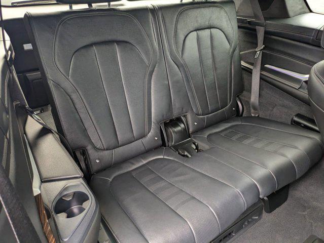 Photo of 2021 Phytonic Blue Metallic BMW X7