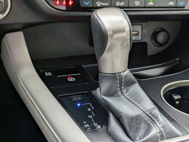 Photo of 2022 Atomic Silver Lexus RX 350