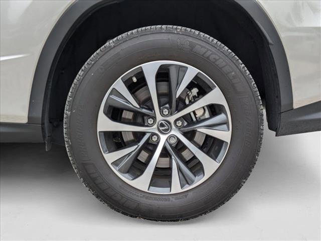 Photo of 2022 Atomic Silver Lexus RX 350