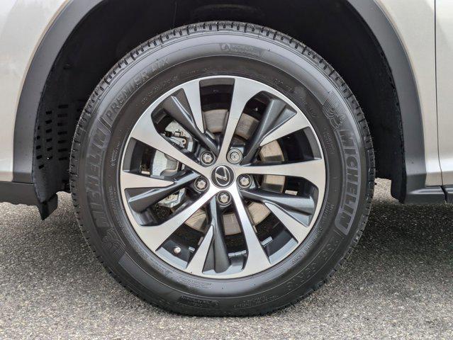 Photo of 2022 Atomic Silver Lexus RX 350