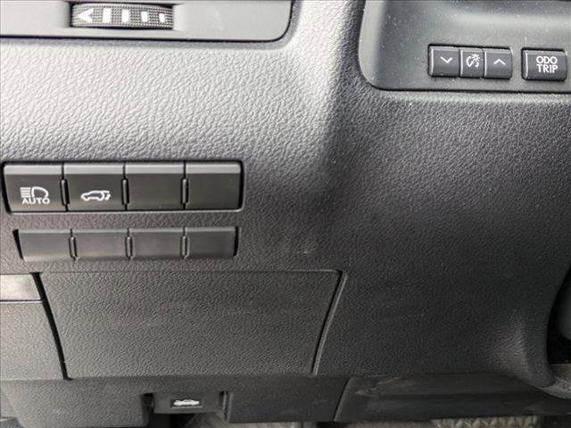 Photo of 2022 Atomic Silver Lexus RX 350