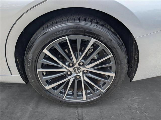 Photo of 2024 Iridium Lexus ES 350