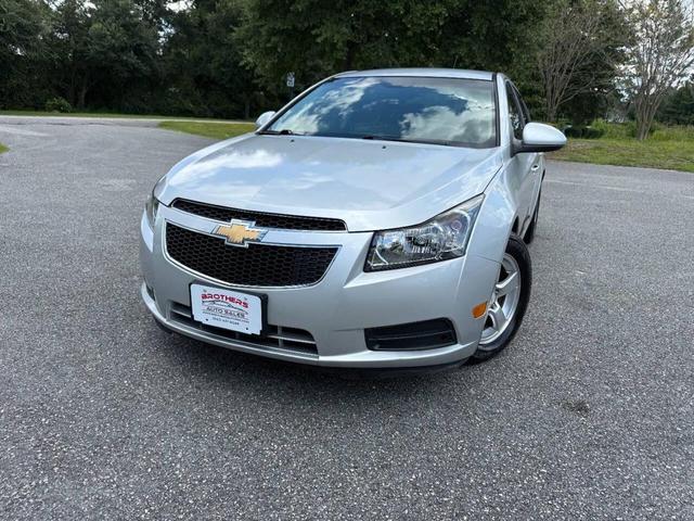 Photo of 2011 Silver Ice Metallic Chevrolet Cruze