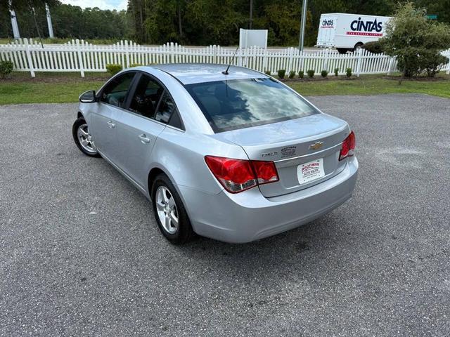 Photo of 2011 Silver Ice Metallic Chevrolet Cruze