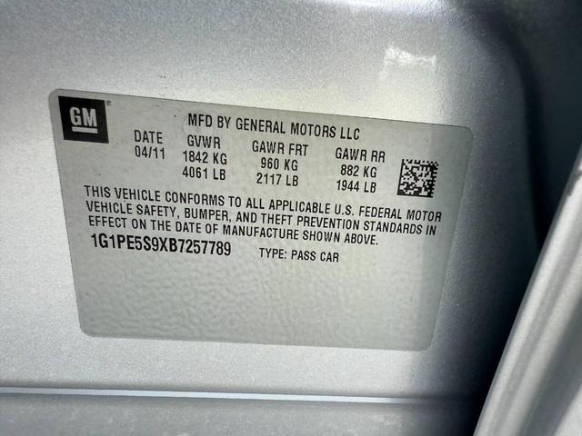 Photo of 2011 Silver Ice Metallic Chevrolet Cruze