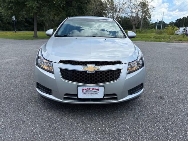 Photo of 2011 Silver Ice Metallic Chevrolet Cruze