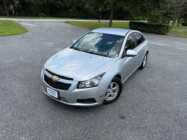 Photo of 2011 Silver Ice Metallic Chevrolet Cruze