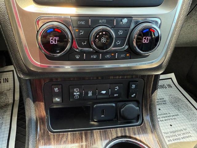 Photo of 2015 White Diamond Tricoat GMC Acadia