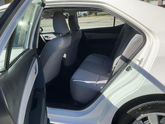 Photo of 2014 Super White Toyota Corolla