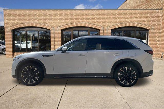 Photo of 2024 Rhodium White Metallic Mazda CX-90