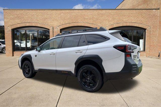 Photo of 2022 Crystal White Pearl Subaru Outback