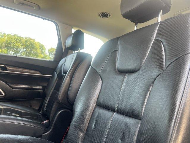 Photo of 2021 Glacial White Pearl Kia Telluride