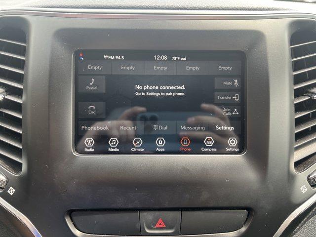 Photo of 2019 Granite Crystal Clearcoat Metallic Jeep Cherokee