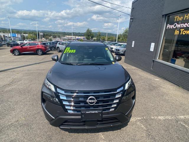 Photo of 2025 Gun Metallic Nissan Rogue