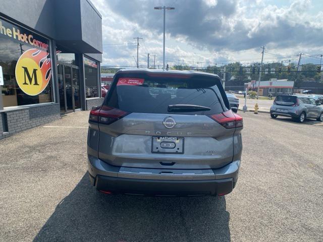 Photo of 2025 Gun Metallic Nissan Rogue