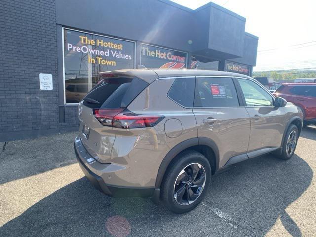 Photo of 2025 Baja Storm Metallic Nissan Rogue