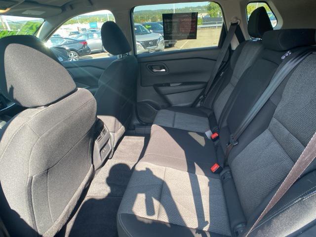 Photo of 2025 Everest White Pearl Nissan Rogue
