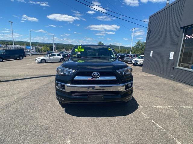 Photo of 2018 Midnight Black Metallic Toyota 4Runner