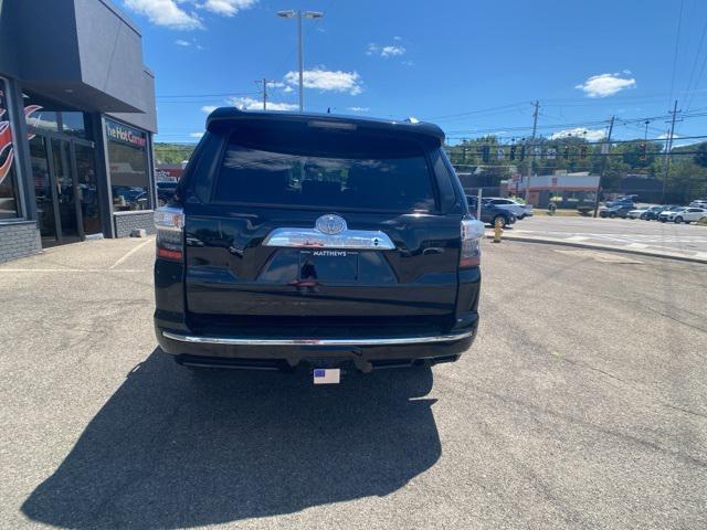 Photo of 2018 Midnight Black Metallic Toyota 4Runner