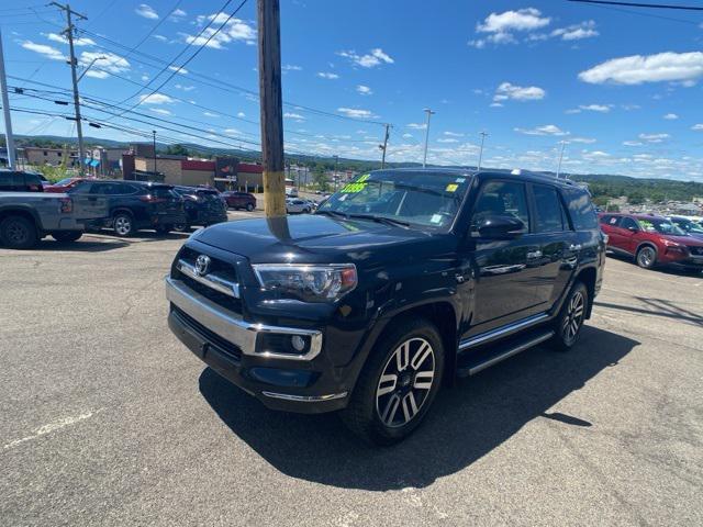 Photo of 2018 Midnight Black Metallic Toyota 4Runner