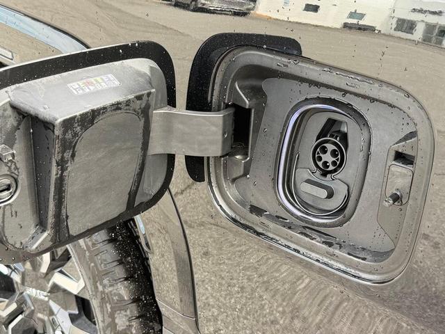 Photo of 2025 Onyx Black GMC Sierra EV