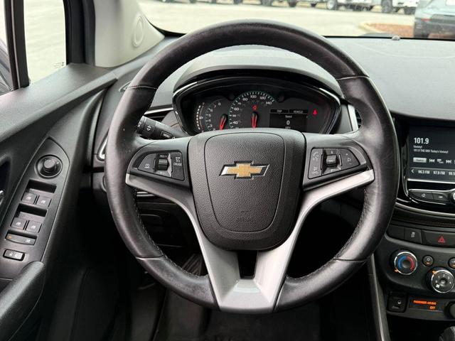 Photo of 2017 Nightfall Gray Metallic Chevrolet Trax