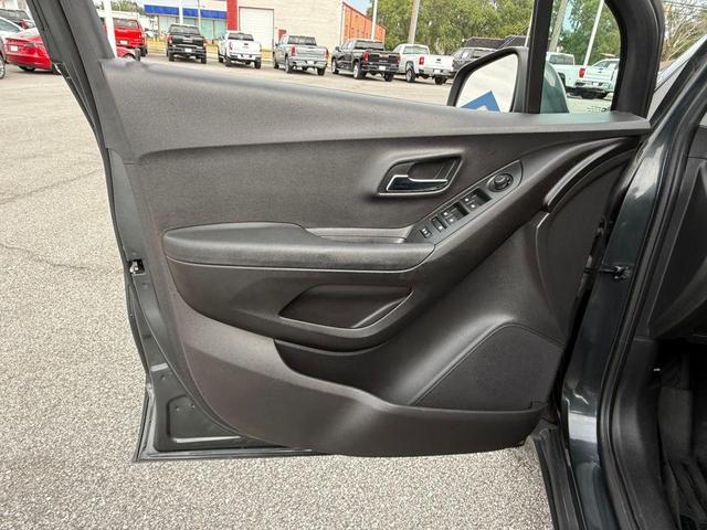 Photo of 2017 Nightfall Gray Metallic Chevrolet Trax
