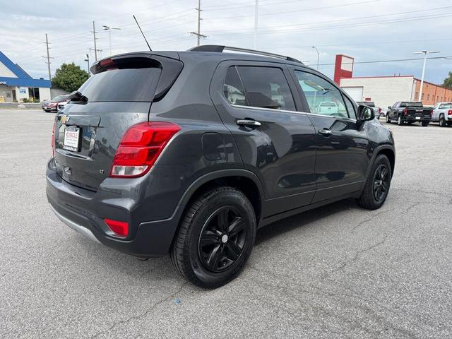 Photo of 2017 Nightfall Gray Metallic Chevrolet Trax