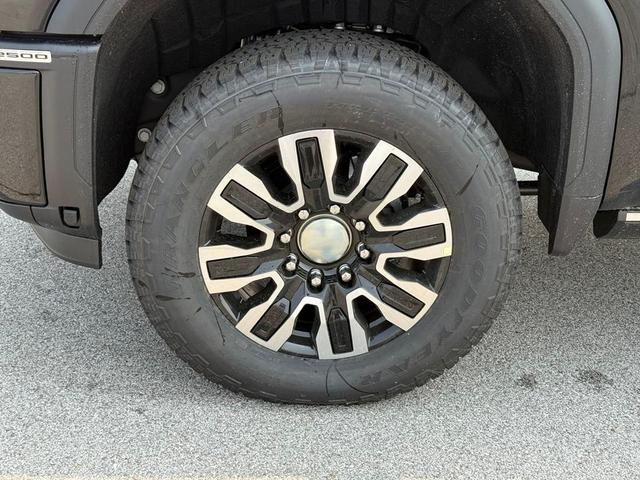 Photo of 2025 Onyx Black GMC Sierra 2500