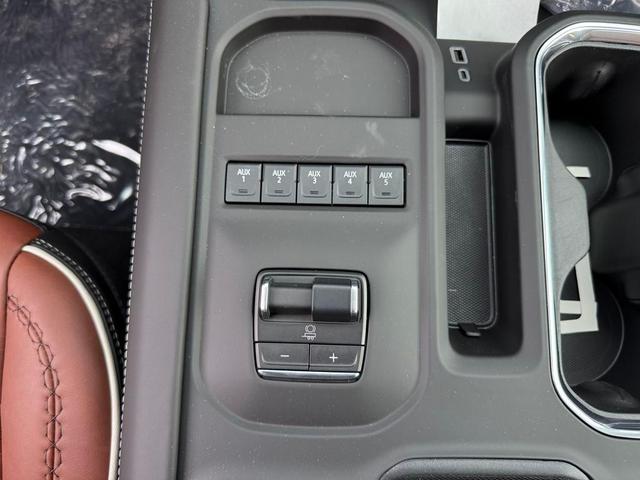 Photo of 2025 Onyx Black GMC Sierra 2500
