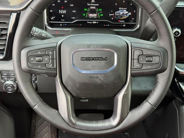 Photo of 2025 Onyx Black GMC Sierra 2500
