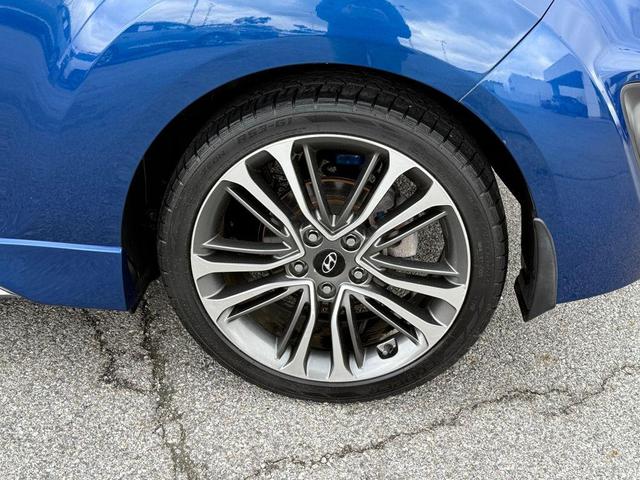 Photo of 2016 Pacific Blue Hyundai Veloster