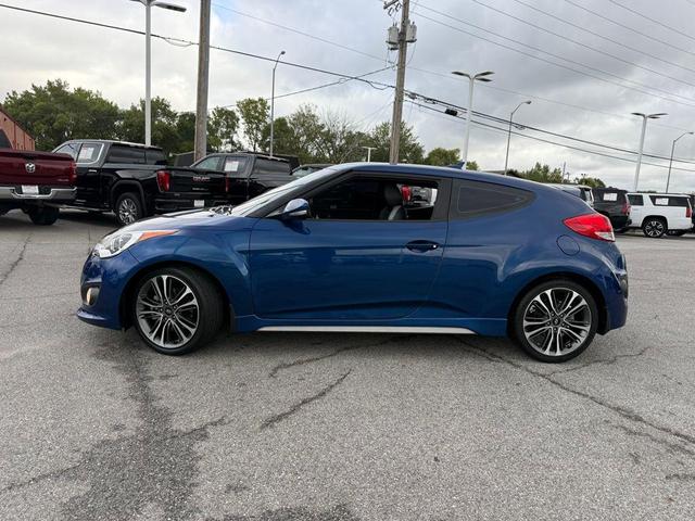 Photo of 2016 Pacific Blue Hyundai Veloster
