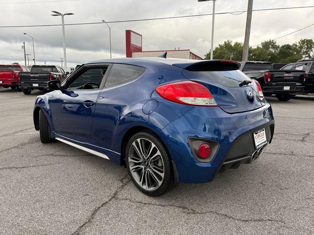 Photo of 2016 Pacific Blue Hyundai Veloster