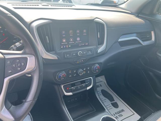 Photo of 2023 Summit White GMC Terrain
