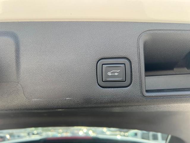 Photo of 2023 Summit White GMC Terrain