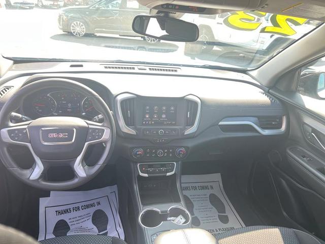 Photo of 2023 Summit White GMC Terrain