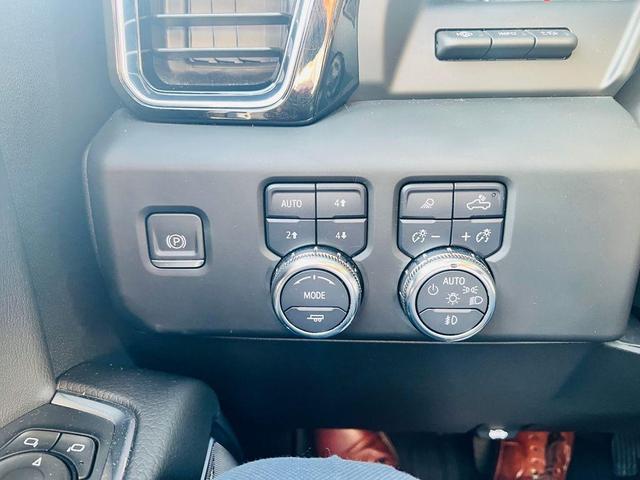 Photo of 2024 White Frost Tri-Coat GMC Sierra 1500