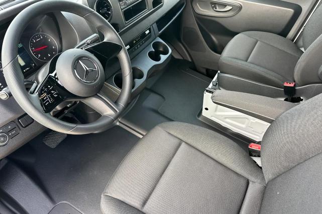Photo of 2025 Arctic White Mercedes-Benz Sprinter 2500