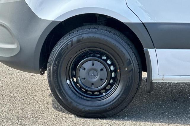 Photo of 2025 Arctic White Mercedes-Benz Sprinter 2500