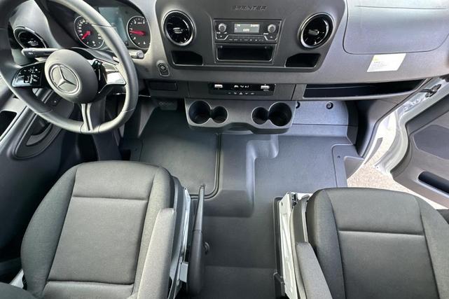 Photo of 2025 Arctic White Mercedes-Benz Sprinter 2500