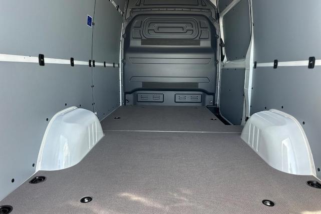 Photo of 2025 Arctic White Mercedes-Benz Sprinter 2500