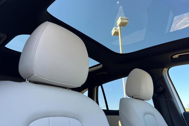 Photo of 2025 Polar White Mercedes-Benz GLA 250