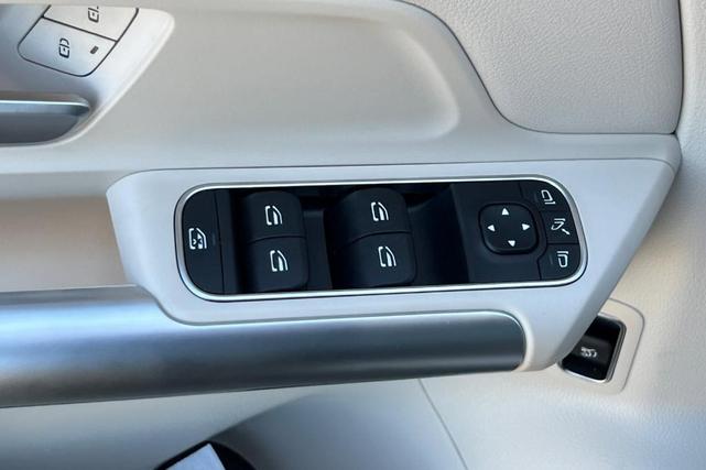 Photo of 2025 Polar White Mercedes-Benz GLA 250